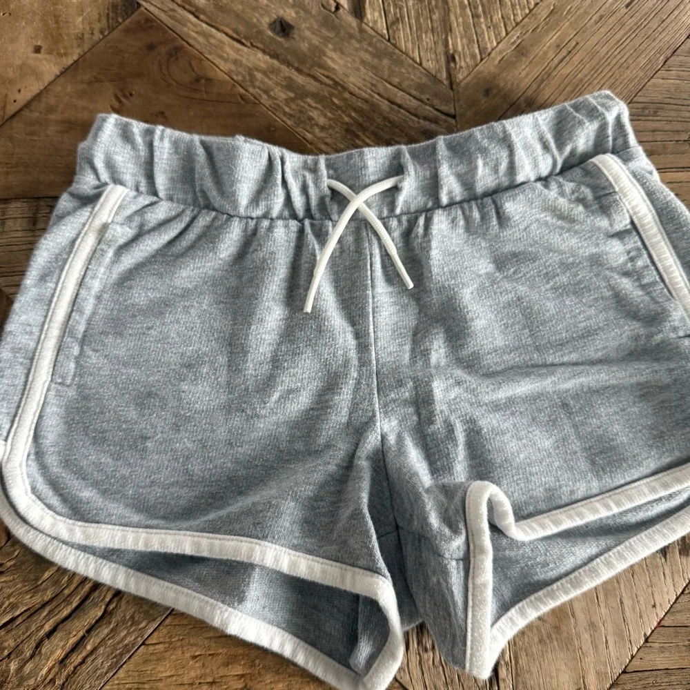 Old Navy Gray Athletic Shorts for Girls Medium (8)